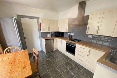 4 bed house, Seymour Avenue, Lipson, Plymouth, PL48RA - Image 4